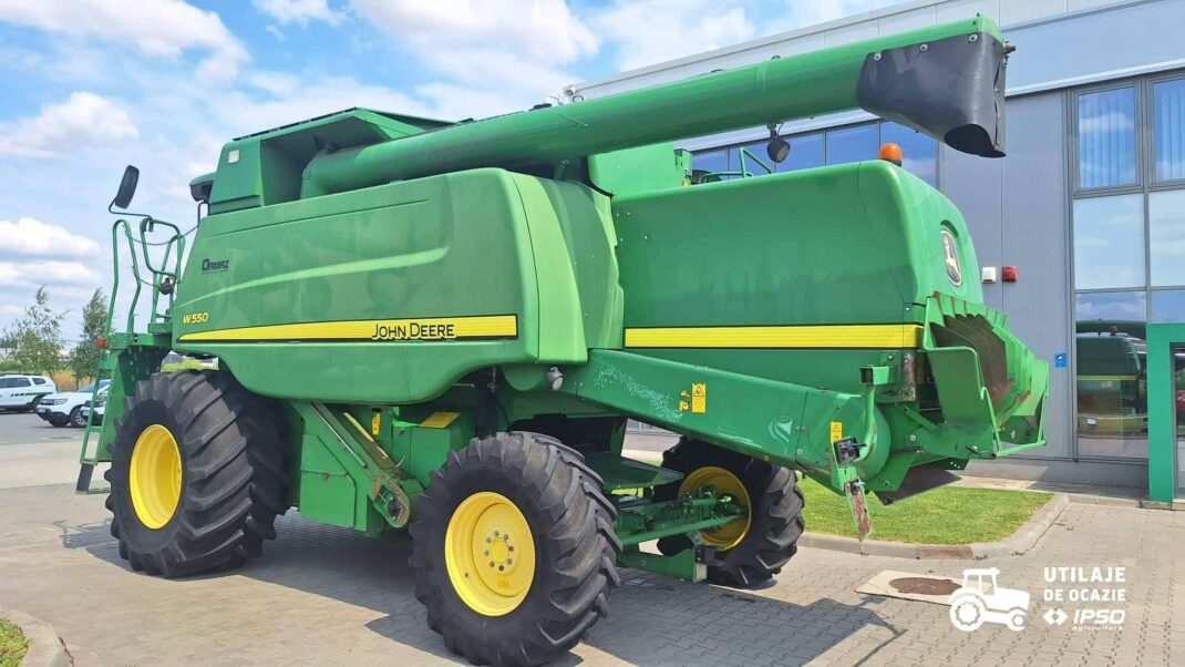 John Deere W550 + Header paioase