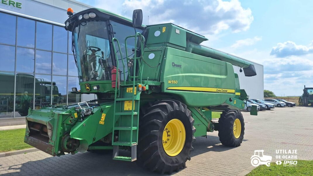 John Deere W550 + Header paioase