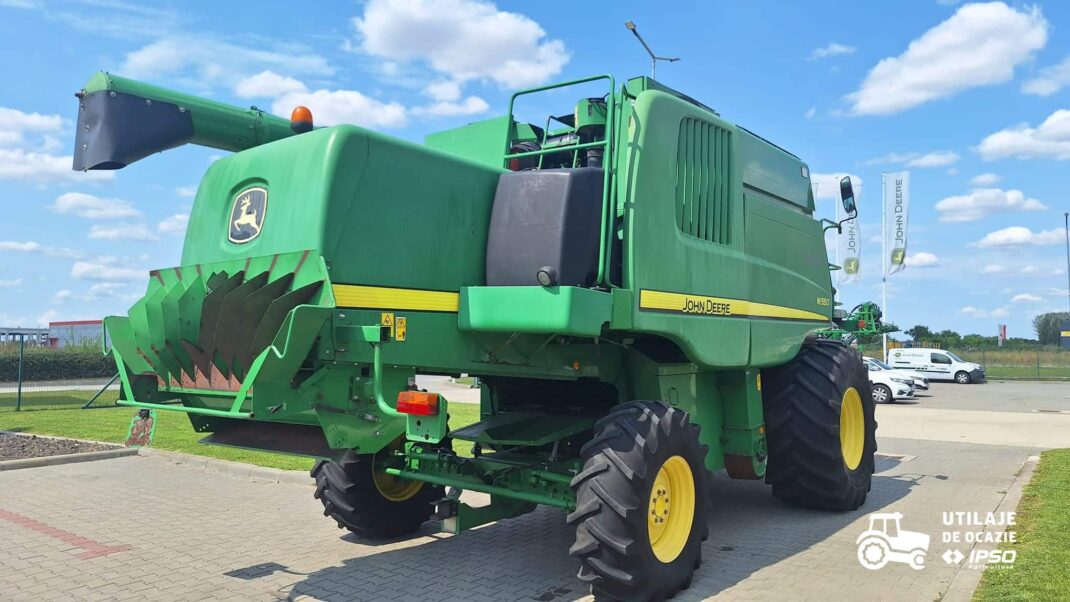 John Deere W550 + Header paioase
