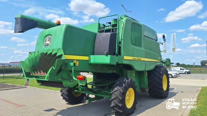 John Deere W550 + Header paioase