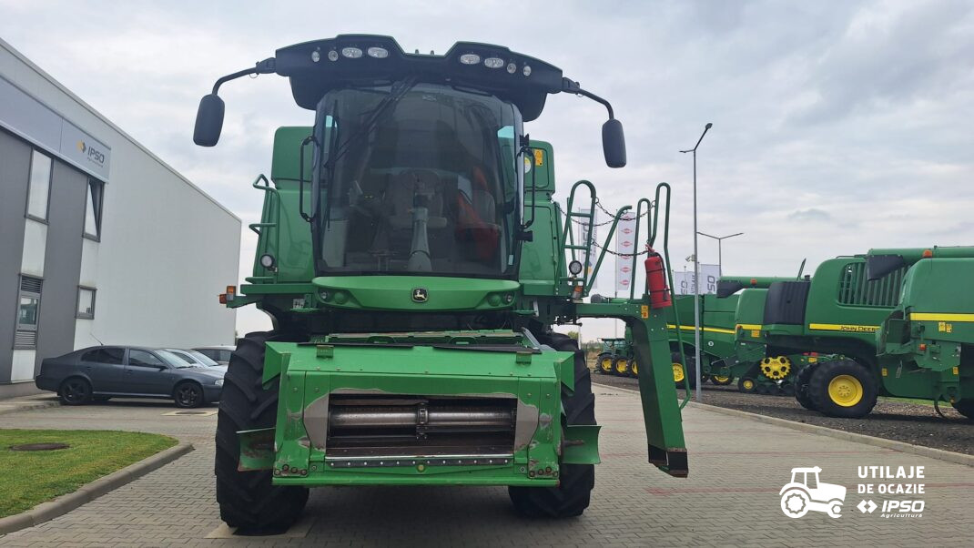John Deere W540 + Header paioase