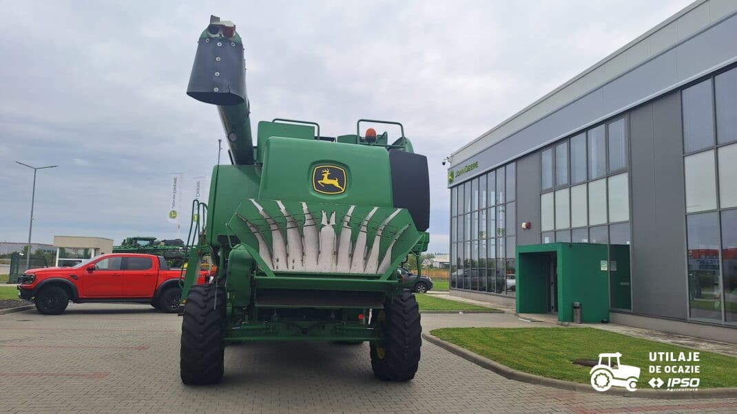 John Deere W540 + Header paioase