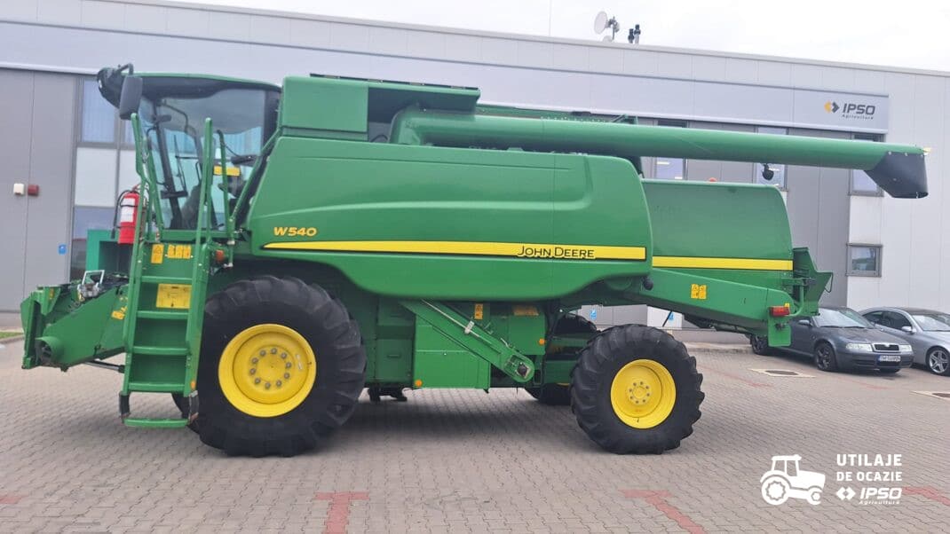 John Deere W540 + Header paioase