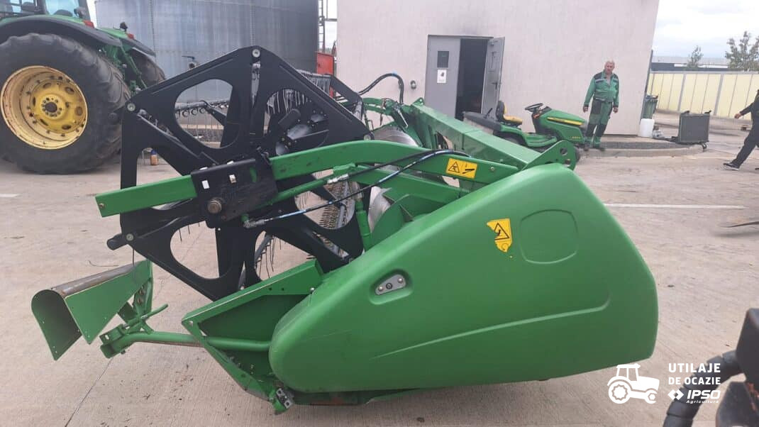 John Deere W540 + Header paioase