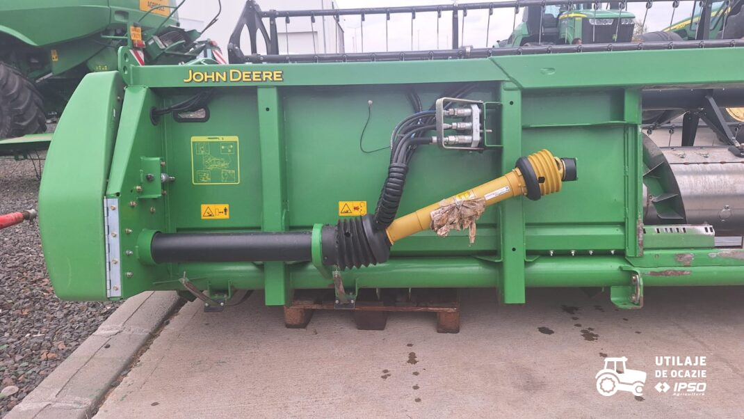 John Deere W540 + Header paioase