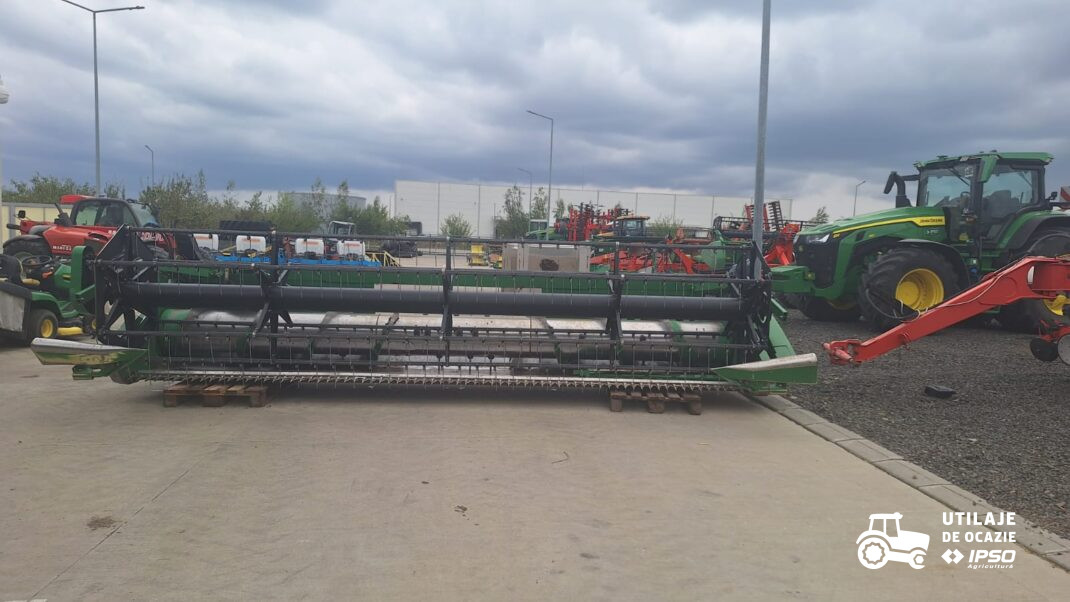 John Deere W540 + Header paioase