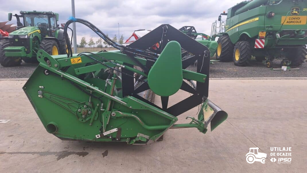 John Deere W540 + Header paioase