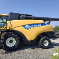 Combina New Holland model CR8070 + Header paioase