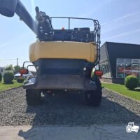 Combina New Holland model CR8070 + Header paioase