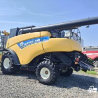 Combina New Holland model CR8070 + Header paioase