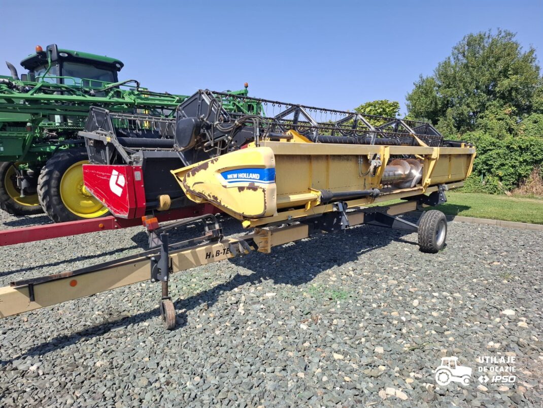 Combina New Holland model CR8070 + Header paioase
