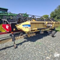 Combina New Holland model CR8070 + Header paioase
