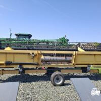 Combina New Holland model CR8070 + Header paioase