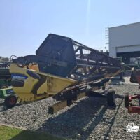 Combina New Holland model CR8070 + Header paioase