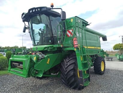 John Deere W540 + Header paioase