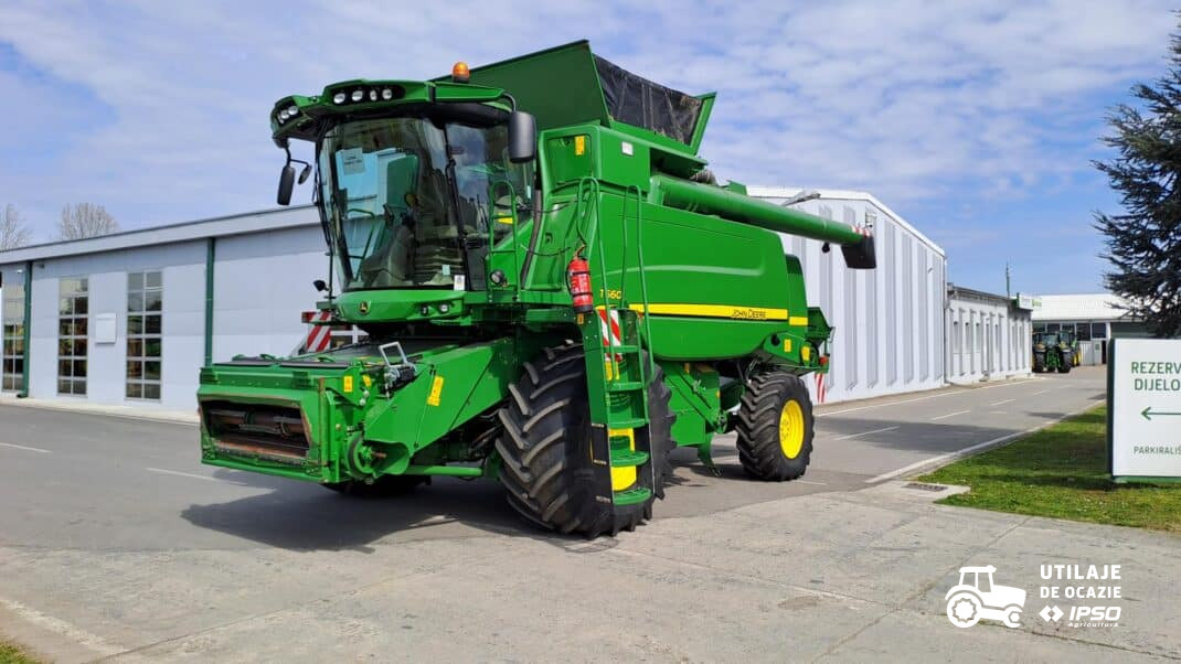 John Deere T660i + Header 622R