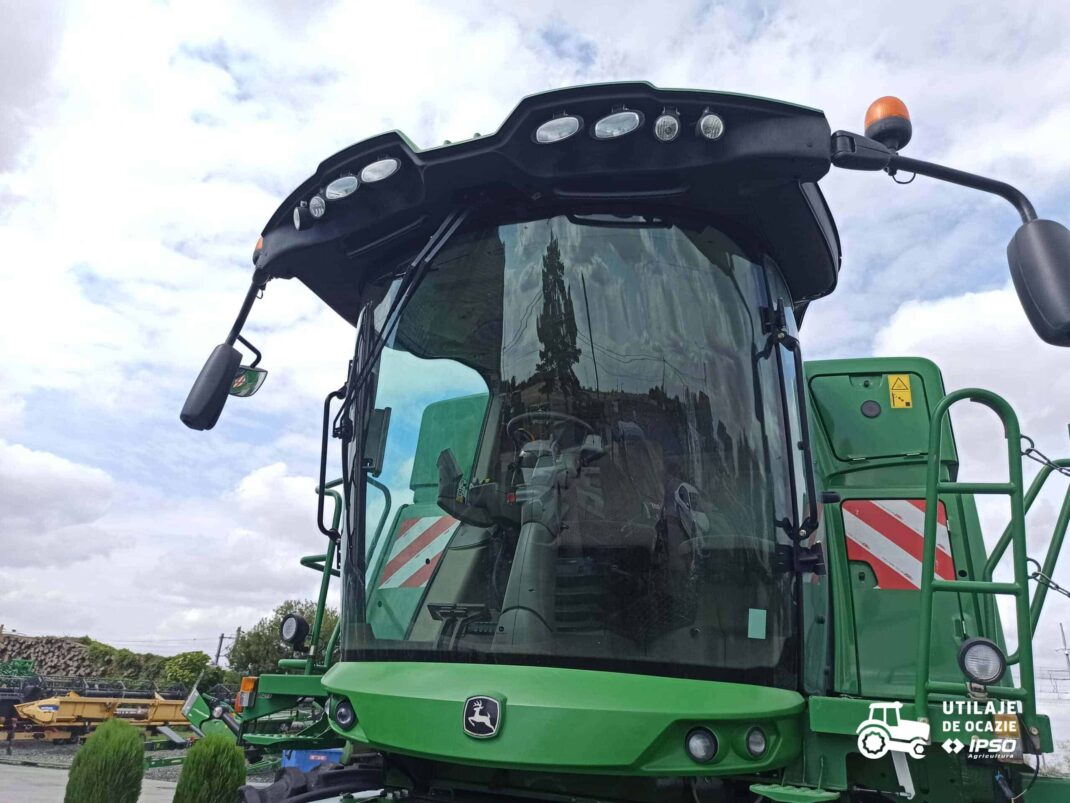 John Deere W540 + Header paioase