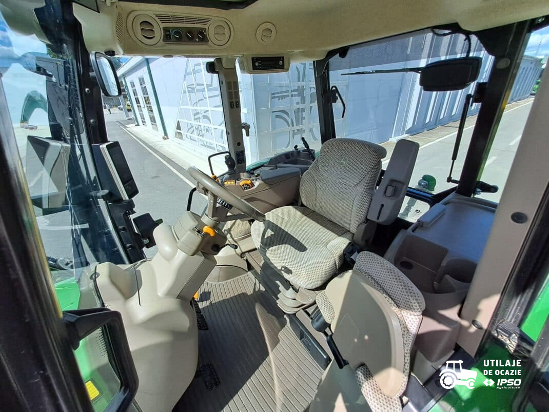 Tractor John Deere 5125R + incarcator JD 543R