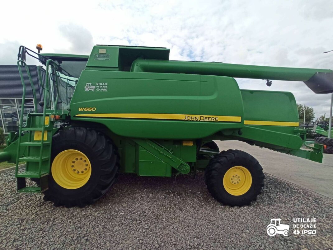 John Deere W660 + Header paioase