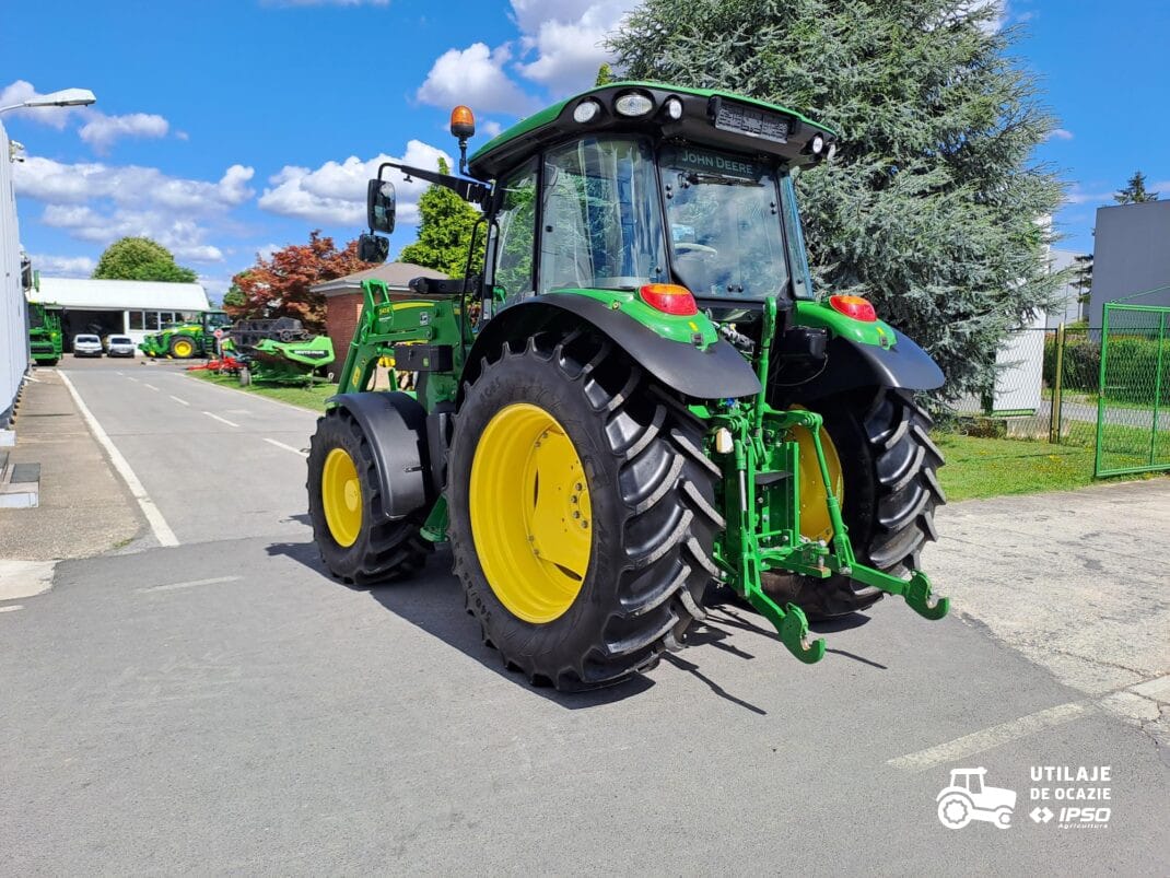 Tractor John Deere 5125R + incarcator JD 543R