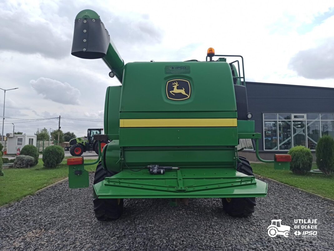 John Deere W660 + Header paioase