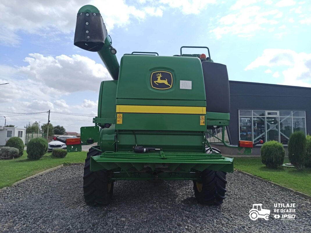 John Deere W540 + Header paioase