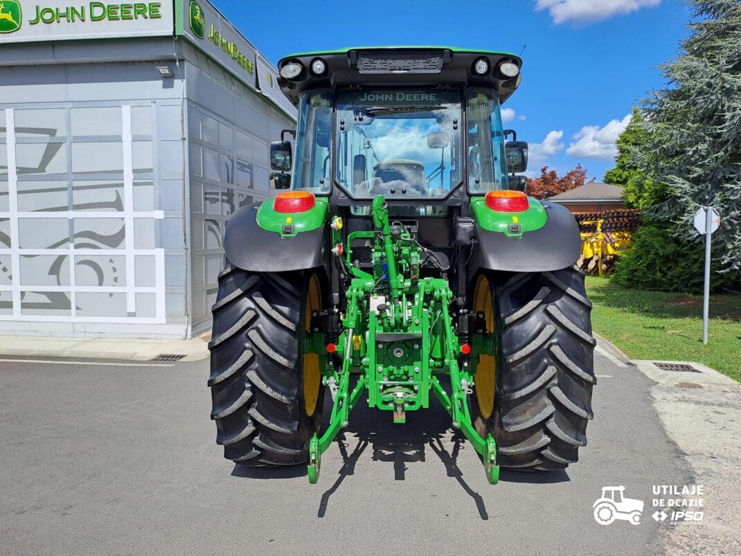 Tractor John Deere 5125R + incarcator JD 543R
