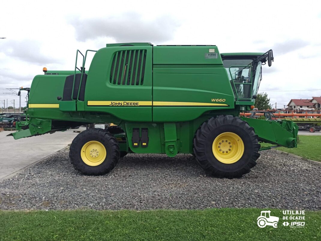 John Deere W660 + Header paioase