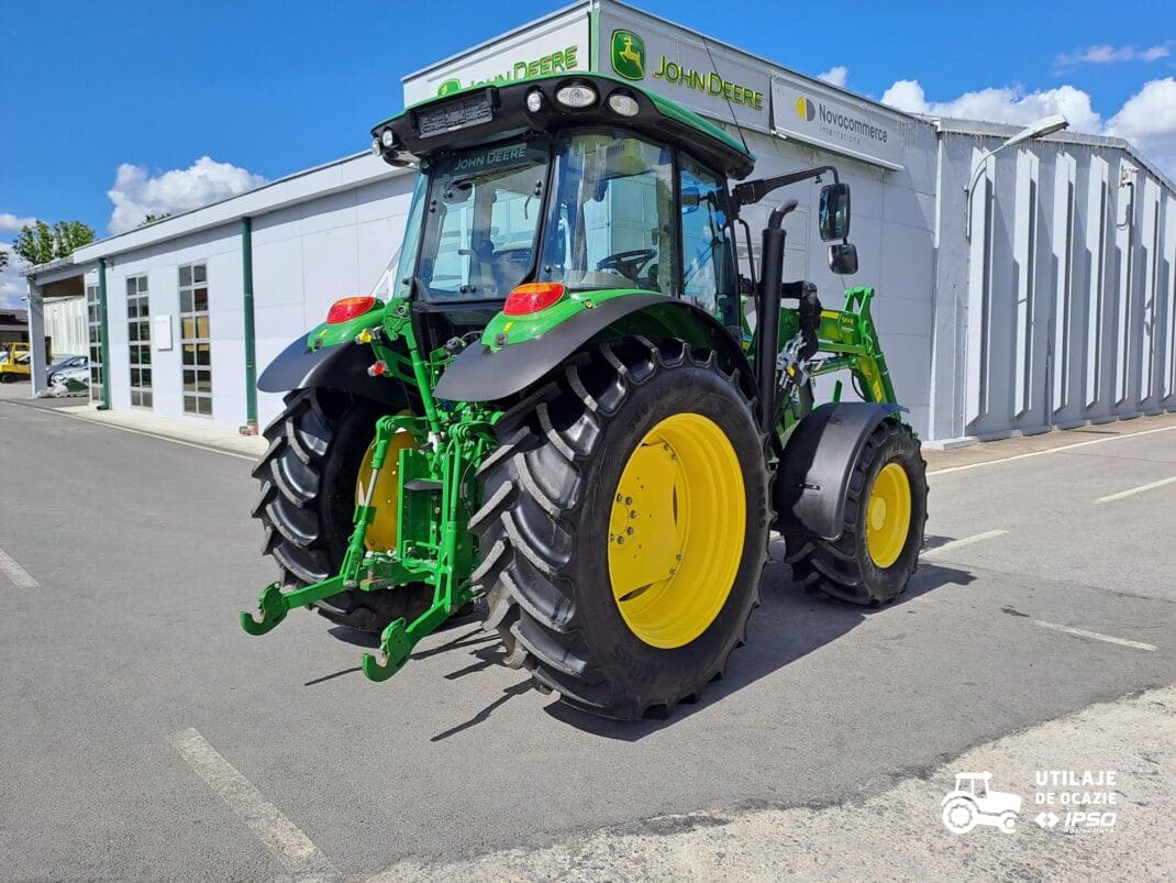 Tractor John Deere 5125R + incarcator JD 543R