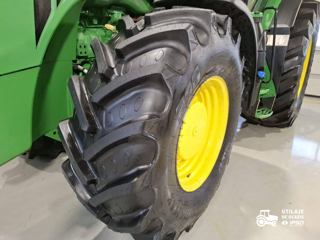 John Deere 8400R (anvelope Noi)
