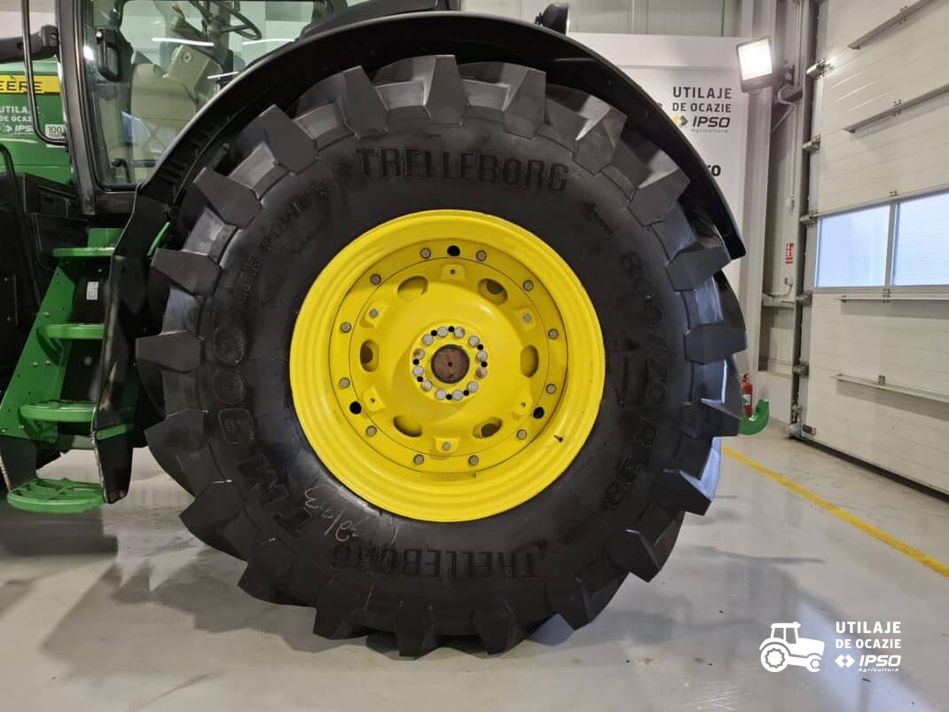 John Deere 8400R (anvelope Noi)