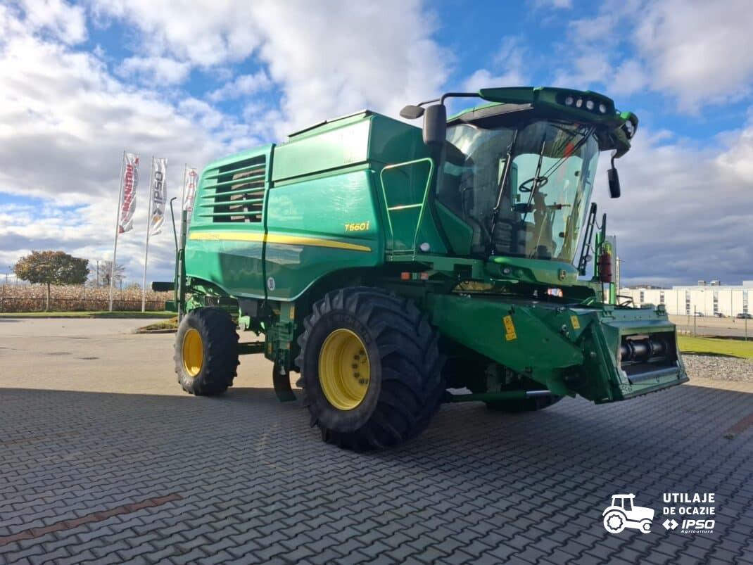 John Deere T660i + Header 625R