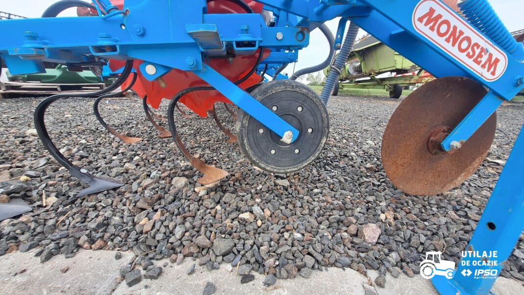 Cultivator cu fertilizare Monosem model SCD-9U