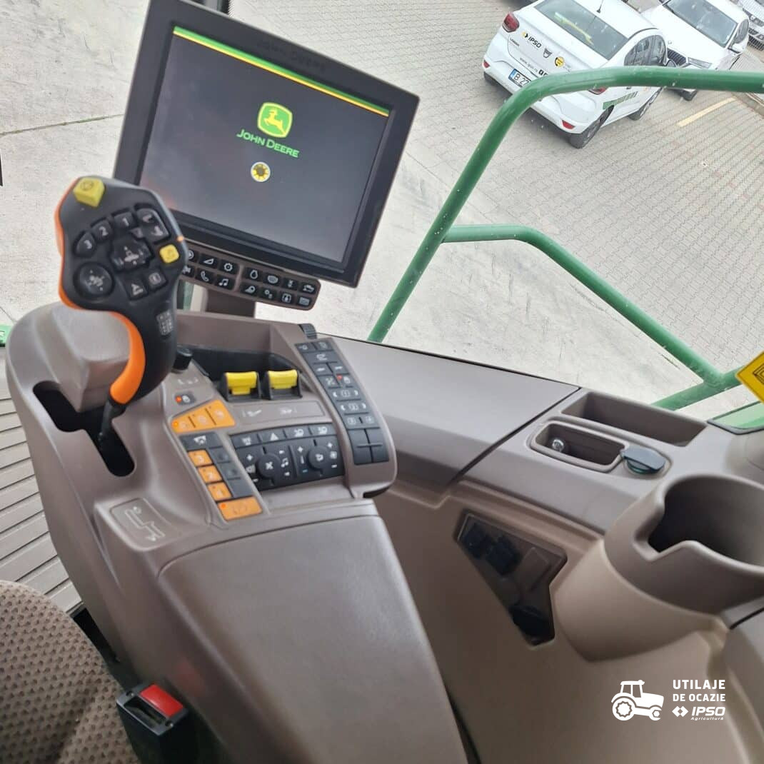 John Deere S770 + Header paioase