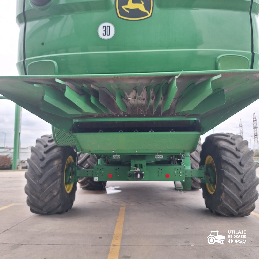 John Deere S770 + Header paioase