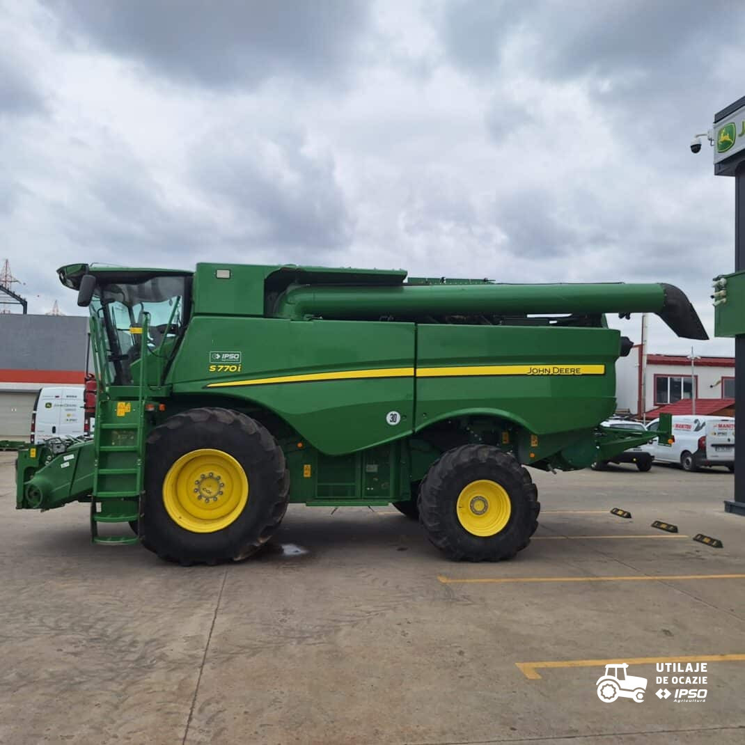John Deere S770 + Header paioase