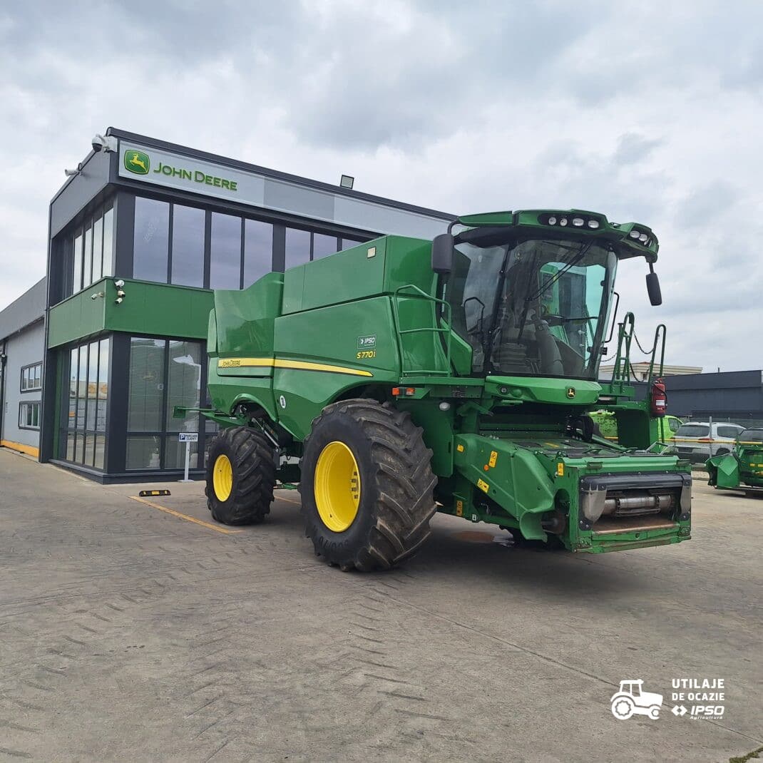 John Deere S770 + Header paioase