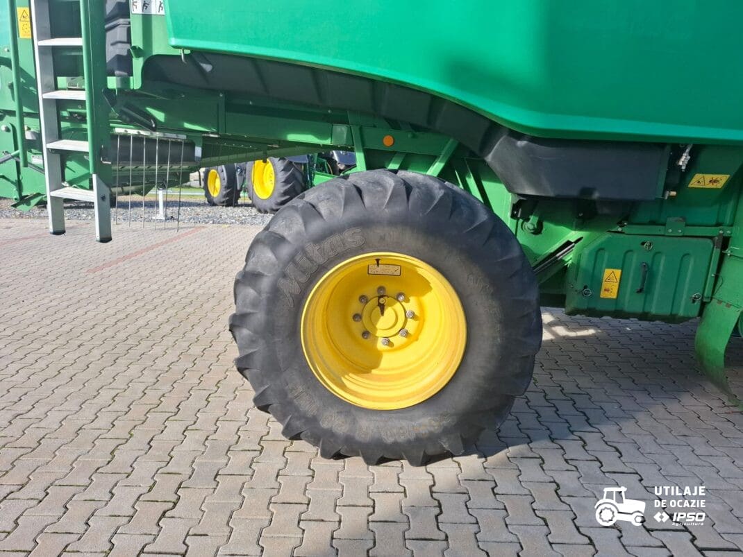 John Deere T660i + Header 625R