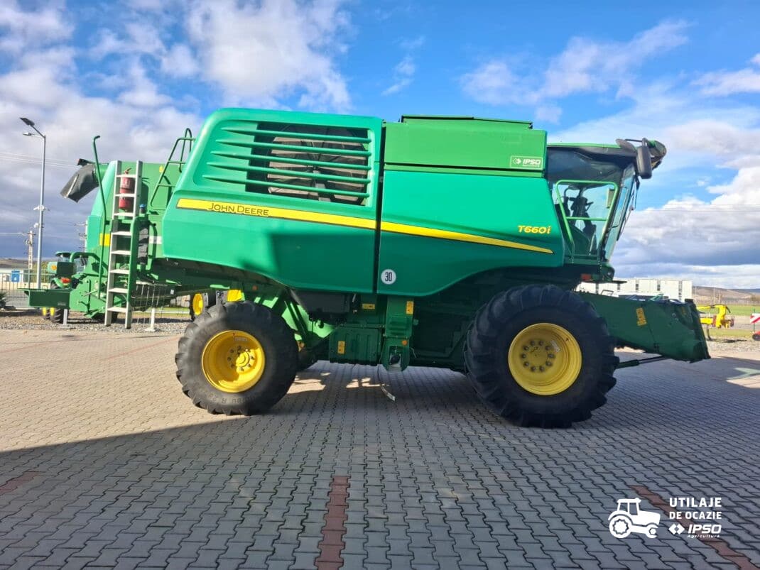 John Deere T660i + Header 625R