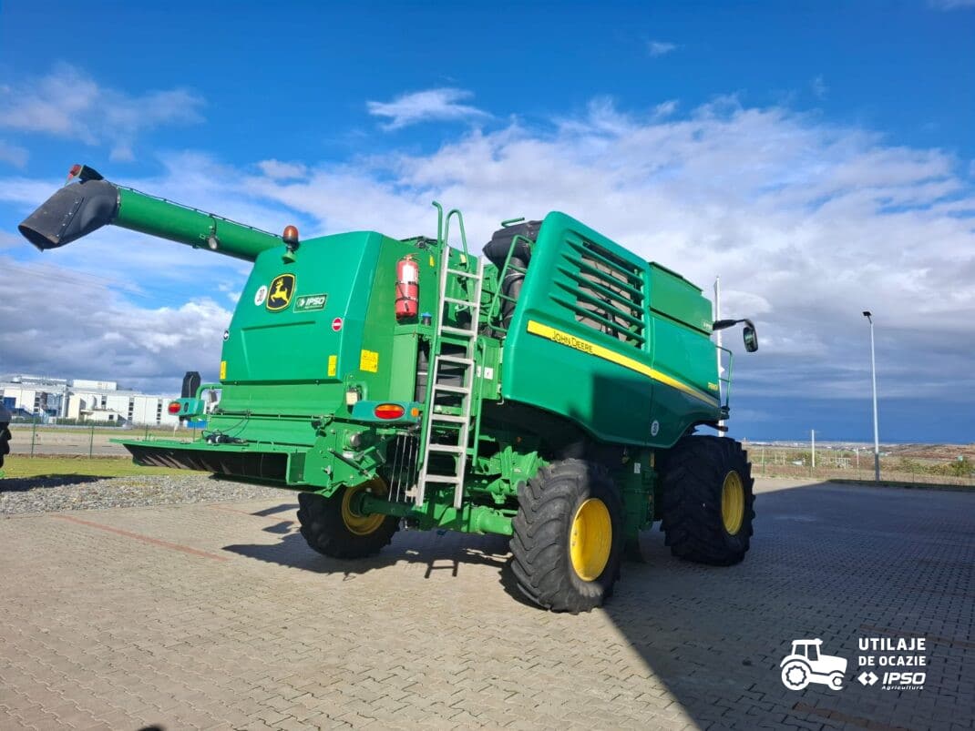 John Deere T660i + Header 625R