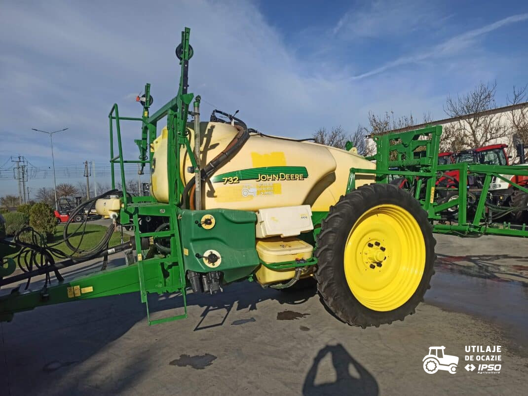 Sprayer tractat John Deere 732