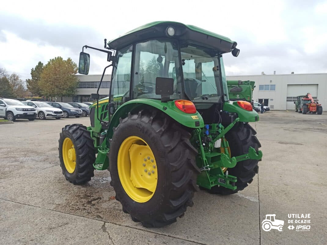 John Deere 5075E