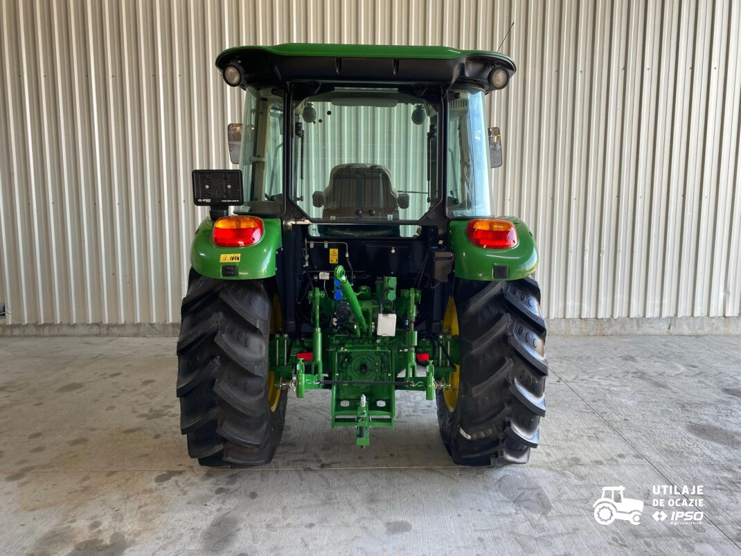 John Deere 5067E