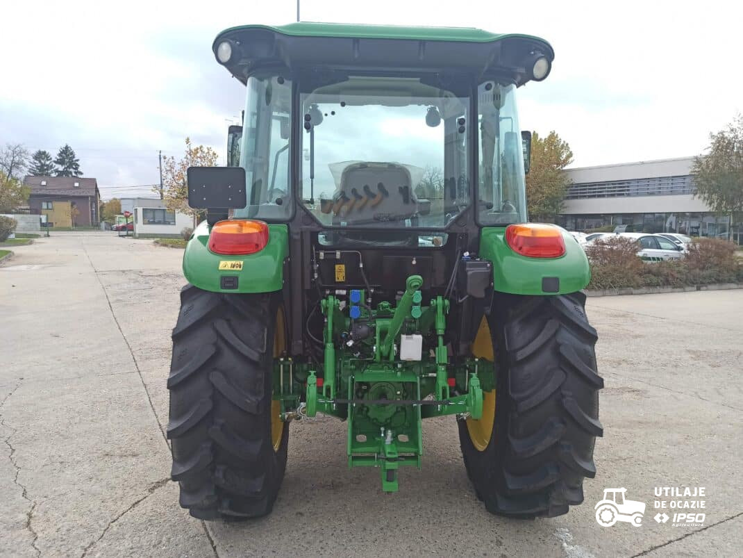 John Deere 5075E