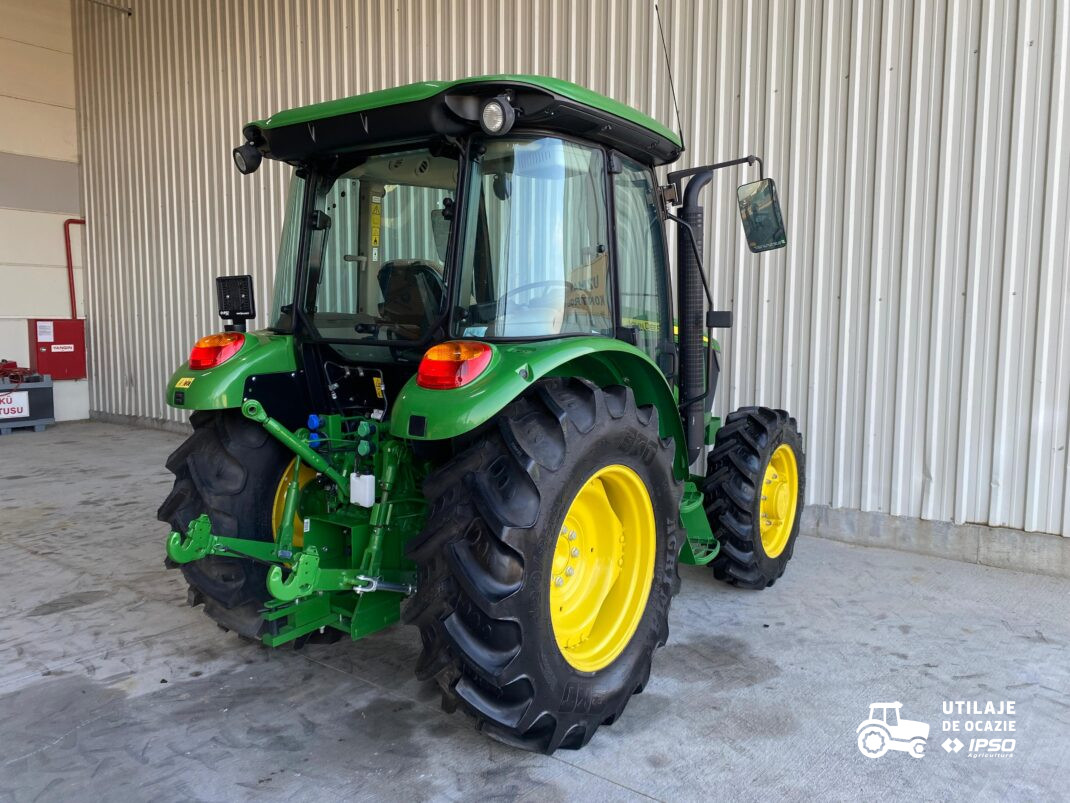 John Deere 5067E