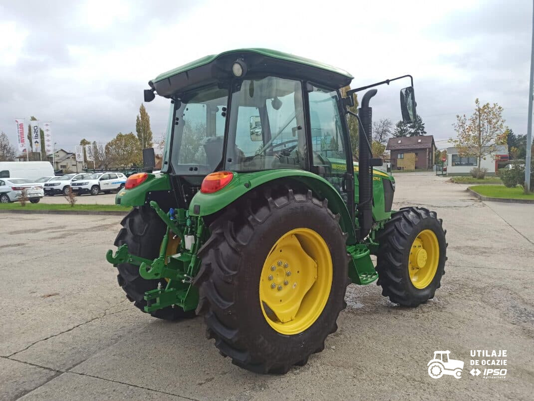 John Deere 5075E