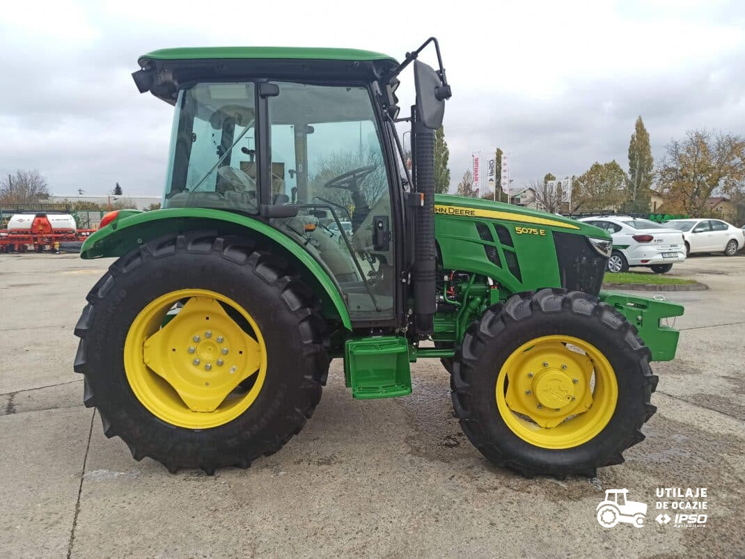 John Deere 5075E