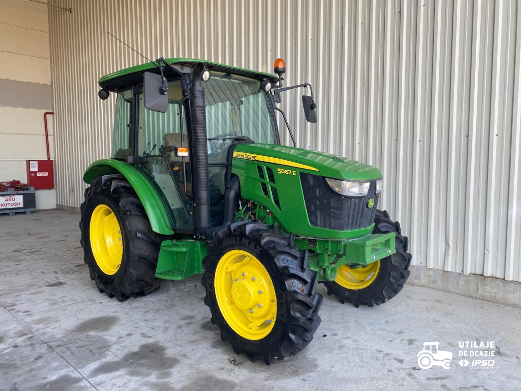 John Deere 5067E