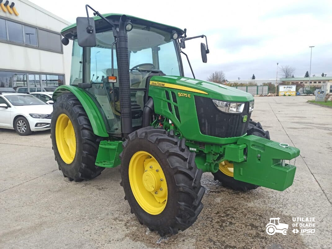 John Deere 5075E