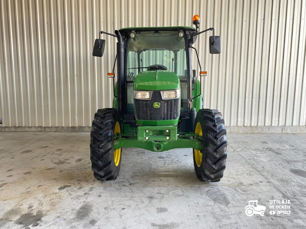 John Deere 5067E